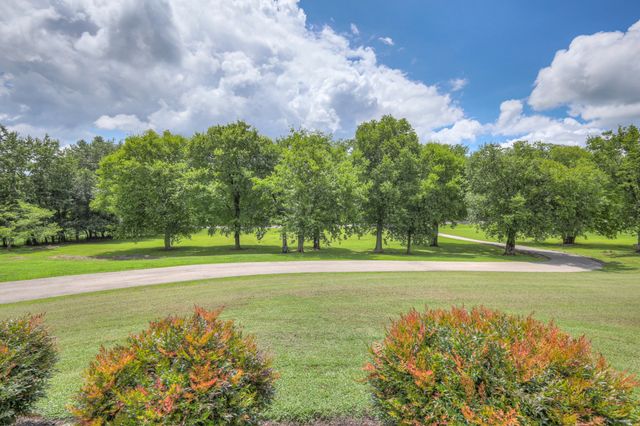 1110 Sequoya Trl, Columbia, TN 38401