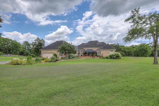 1110 Sequoya Trl, Columbia, TN 38401