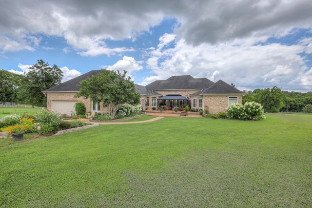 1110 Sequoya Trl, Columbia, TN 38401