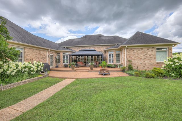 1110 Sequoya Trl, Columbia, TN 38401