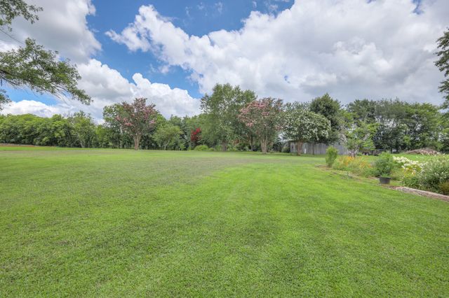 1110 Sequoya Trl, Columbia, TN 38401