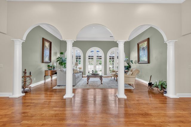 1110 Sequoya Trl, Columbia, TN 38401