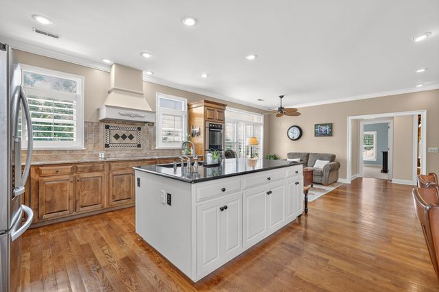 1110 Sequoya Trl, Columbia, TN 38401