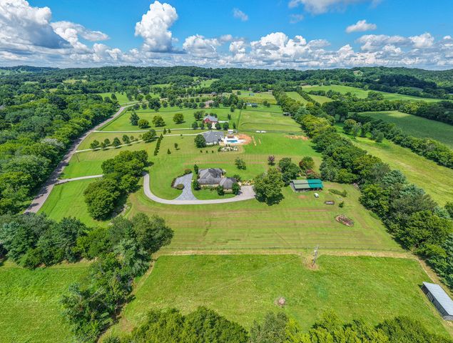 1110 Sequoya Trl, Columbia, TN 38401