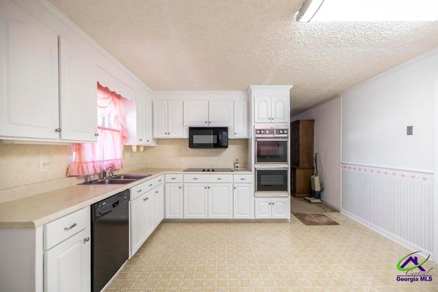 701 S GA 87 Highway, Cochran, GA 31014