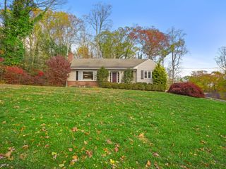 50 Hemlock Trail, Trumbull, CT 06611
