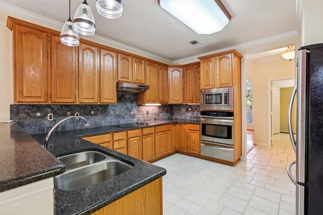 30 Wind River Drive, Conroe, TX 77384