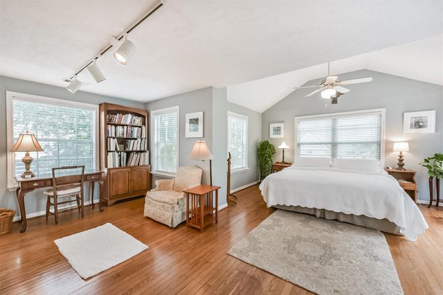 6010 Lake Street, West University Place, TX 77005