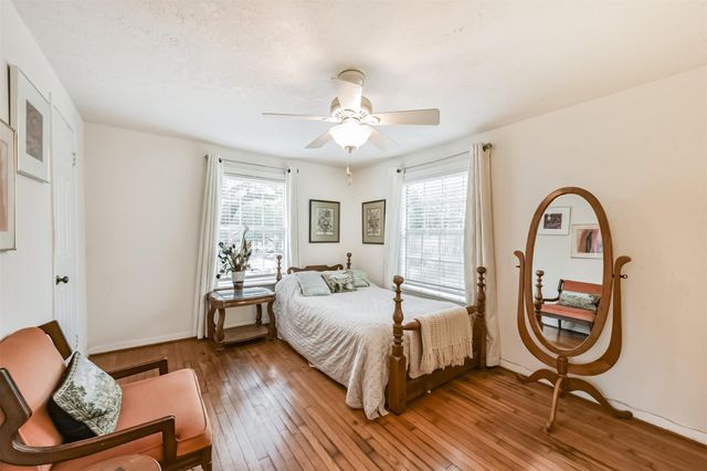 6010 Lake Street, West University Place, TX 77005