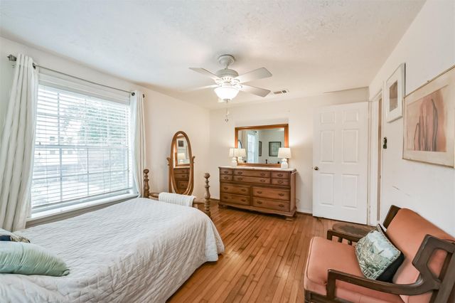 6010 Lake Street, West University Place, TX 77005