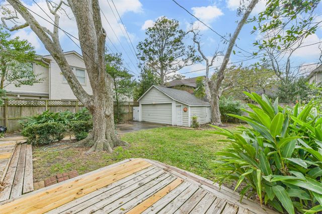 6010 Lake Street, West University Place, TX 77005