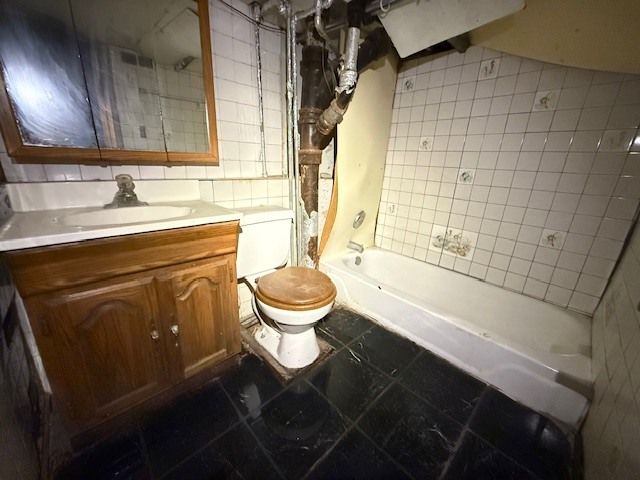 437 24th Avenue, Bellwood, IL 60104