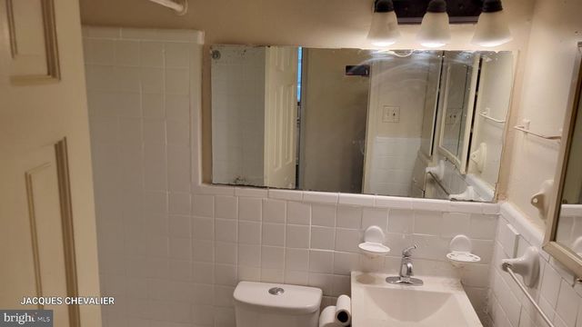 2809 GAINESVILLE ST SE, Washington, DC 20020