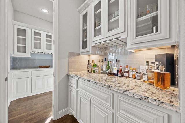 305 Toulouse Lane, Heath, TX 75032