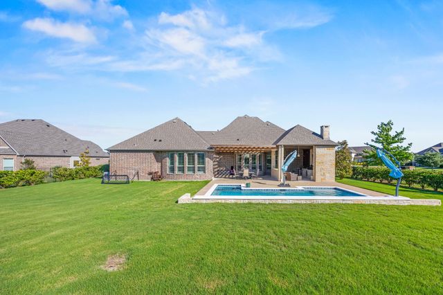 305 Toulouse Lane, Heath, TX 75032