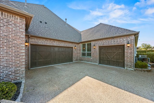305 Toulouse Lane, Heath, TX 75032