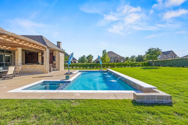 305 Toulouse Lane, Heath, TX 75032