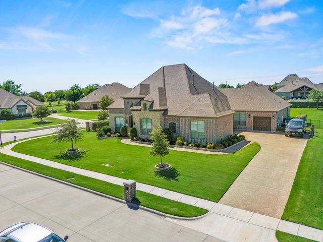 305 Toulouse Lane, Heath, TX 75032