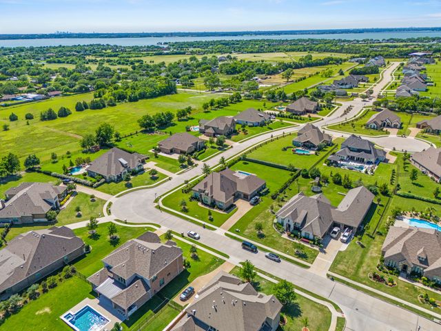 305 Toulouse Lane, Heath, TX 75032