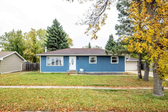725 31st Street N, Fargo, ND 58102