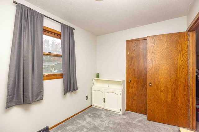 725 31st Street N, Fargo, ND 58102