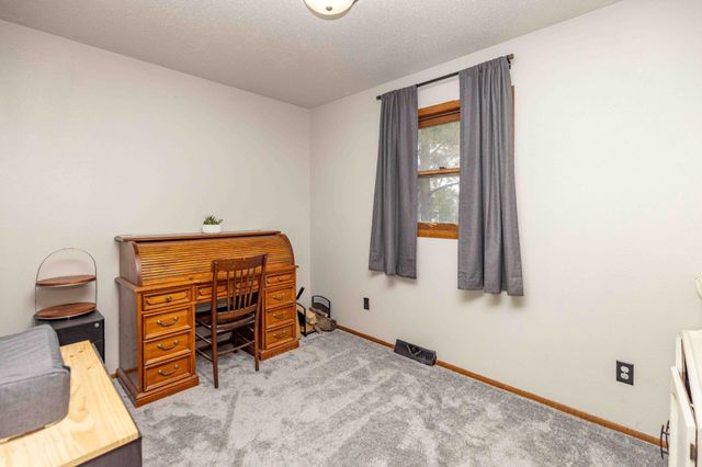 725 31st Street N, Fargo, ND 58102