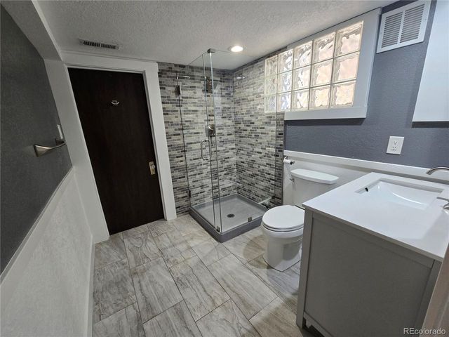 2245 Holly St, Denver, CO 80207