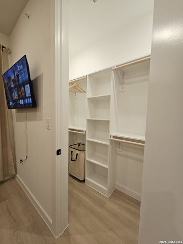 719 E Locust St Unit 3111, San Antonio, TX 78212