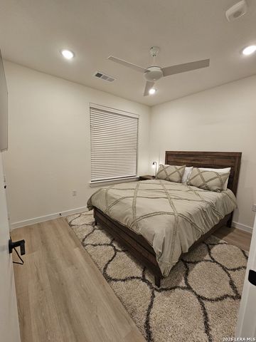 719 E Locust St Unit 3111, San Antonio, TX 78212