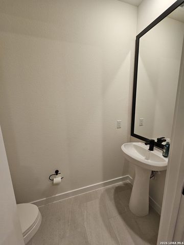 719 E Locust St Unit 3111, San Antonio, TX 78212