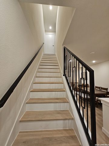 719 E Locust St Unit 3111, San Antonio, TX 78212