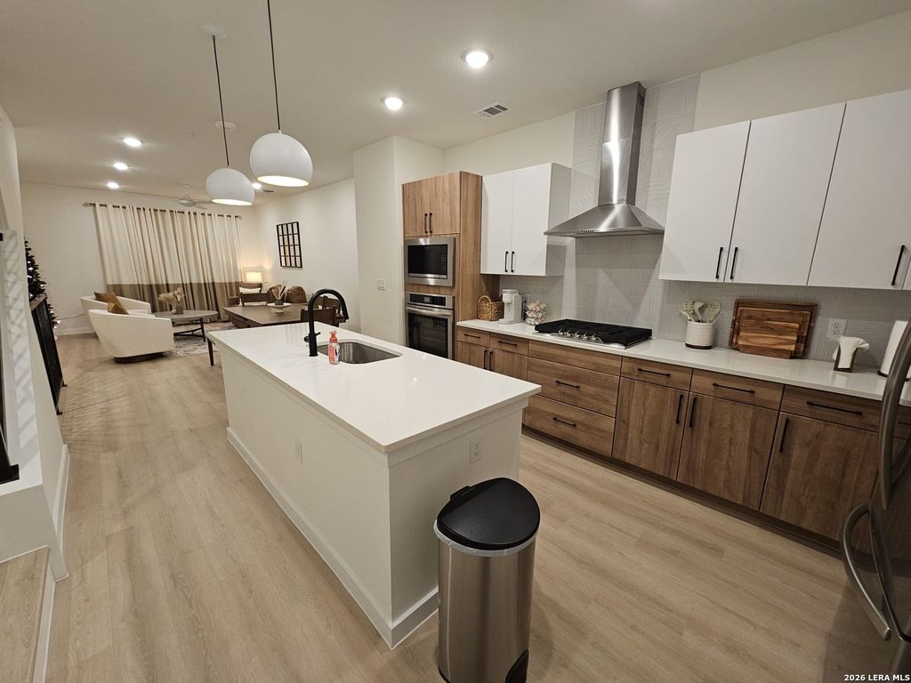 719 E Locust St Unit 3111, San Antonio, TX 78212