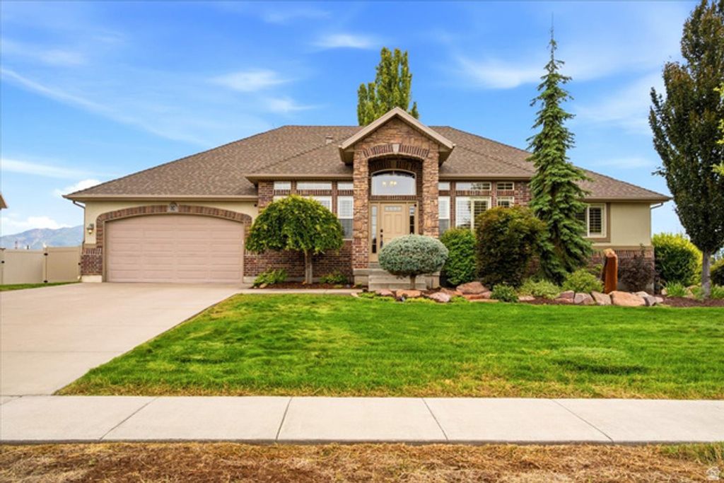 182 N SIERRA WAY, Layton, UT 84041 — exterior