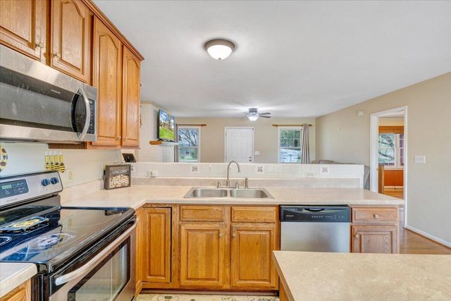 1905 Mount Joy RD, Buchanan, VA 24066