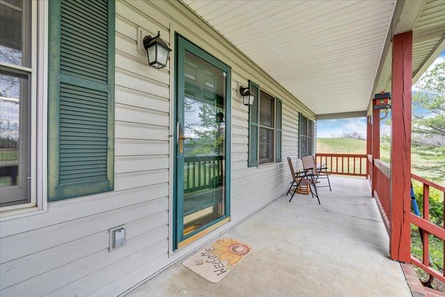 1905 Mount Joy RD, Buchanan, VA 24066