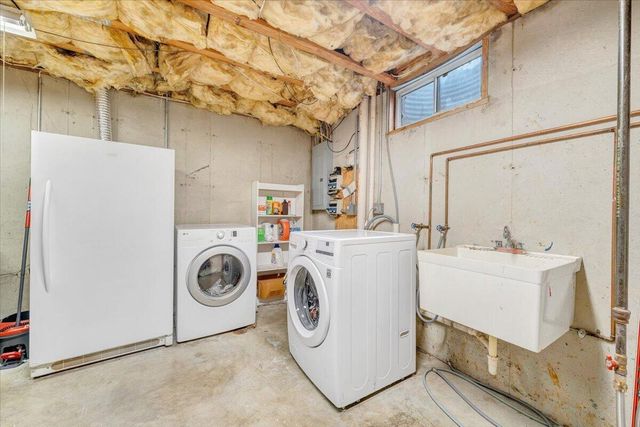 1905 Mount Joy RD, Buchanan, VA 24066