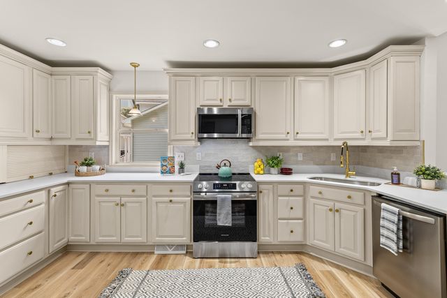 8568 Wagram Lane, North Charleston, SC 29420