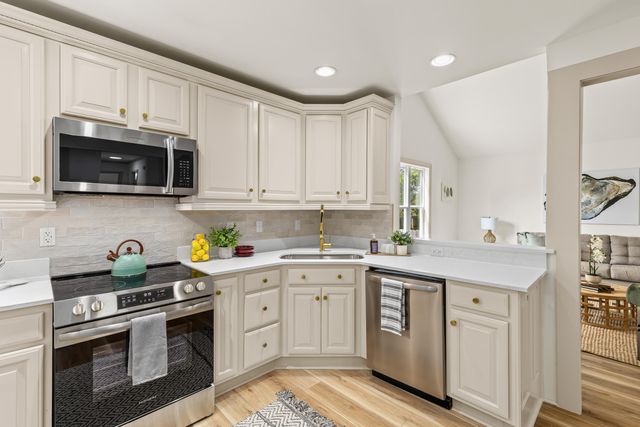 8568 Wagram Lane, North Charleston, SC 29420