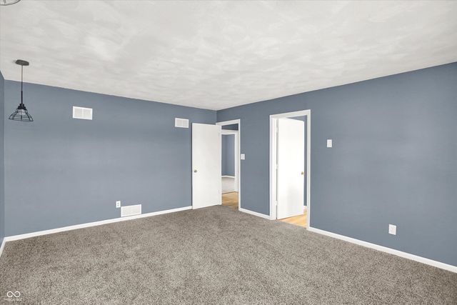 826 Yorkshire Road, Anderson, IN 46012