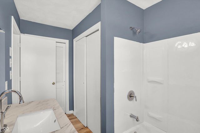 826 Yorkshire Road, Anderson, IN 46012