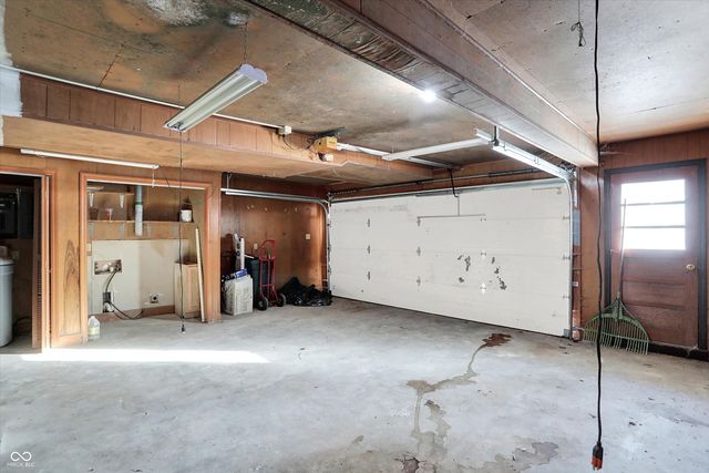 826 Yorkshire Road, Anderson, IN 46012