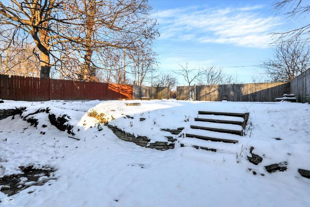 826 Yorkshire Road, Anderson, IN 46012