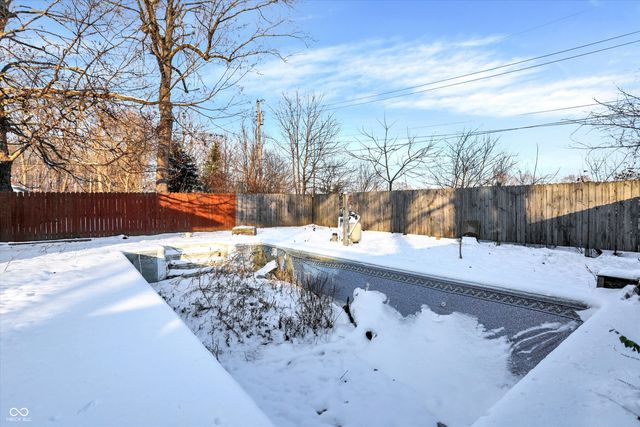 826 Yorkshire Road, Anderson, IN 46012