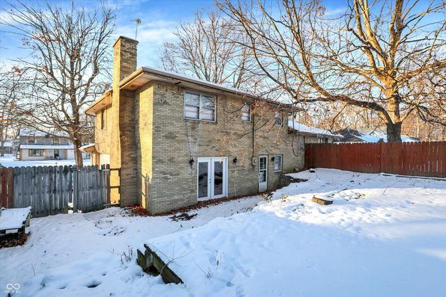 826 Yorkshire Road, Anderson, IN 46012