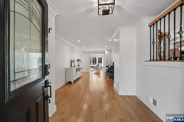 319 James Way, Wyckoff, NJ 07481