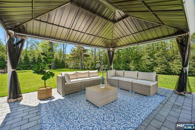 319 James Way, Wyckoff, NJ 07481