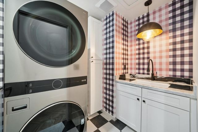 215 Lauella Court, Mountain View, CA 94041