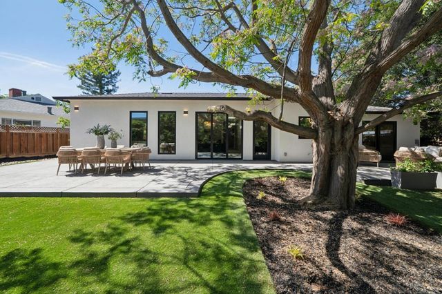 215 Lauella Court, Mountain View, CA 94041