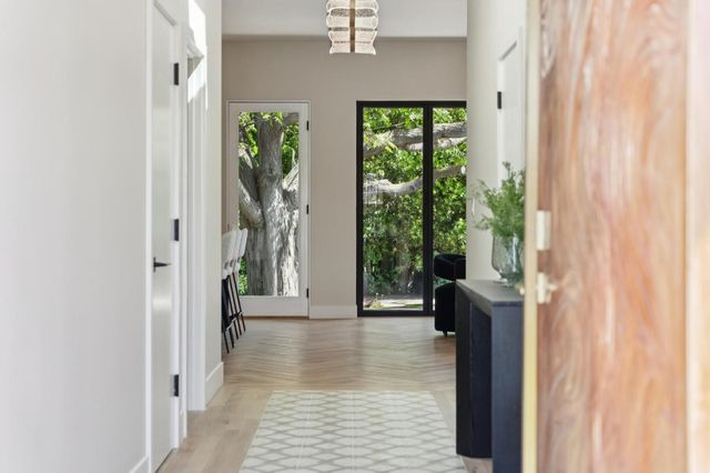 215 Lauella Court, Mountain View, CA 94041