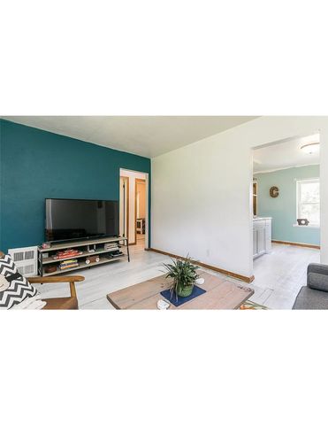 3010 Johnson Avenue NW, Cedar Rapids, IA 52405